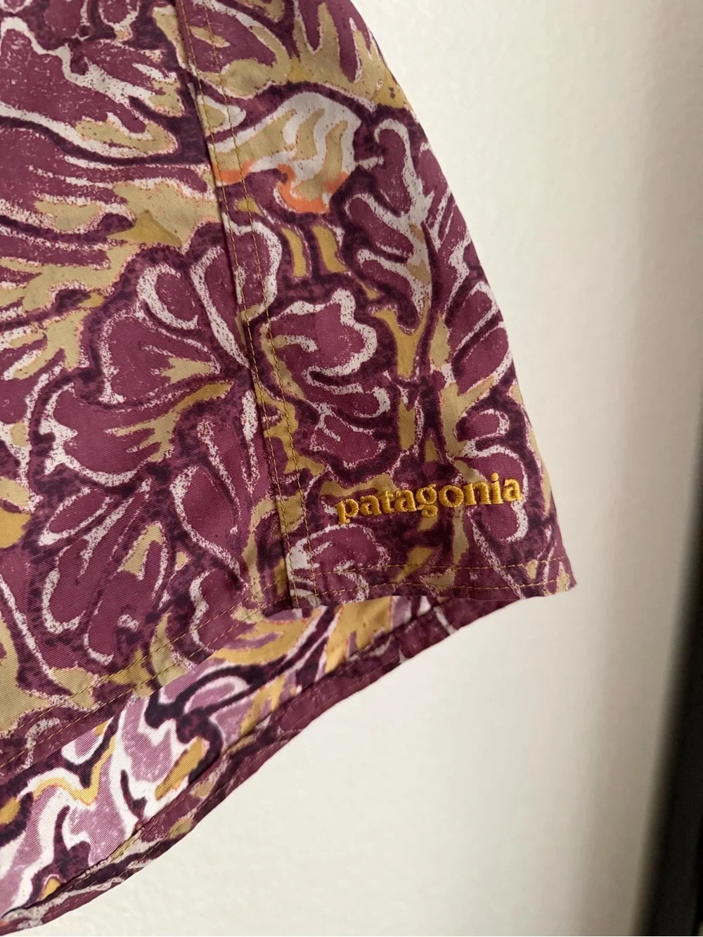 Patagonia Men’s Wavefarer 21” Board Shorts 32 Frank Bronze Floral Print